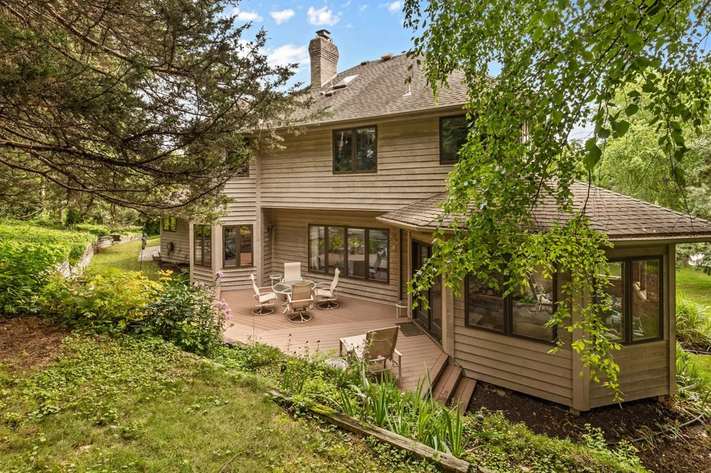 655 Evergreen Circle Shoreview, MN 55126