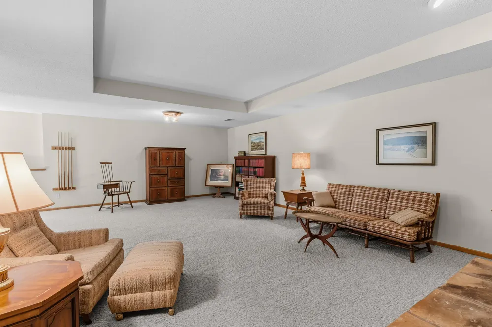 655 Evergreen Circle Shoreview, MN 55126