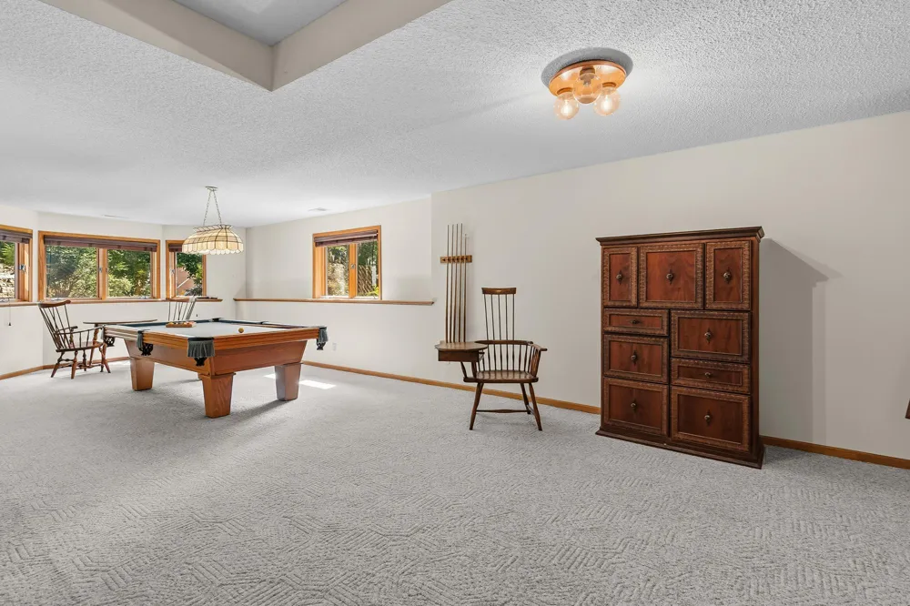 655 Evergreen Circle Shoreview, MN 55126