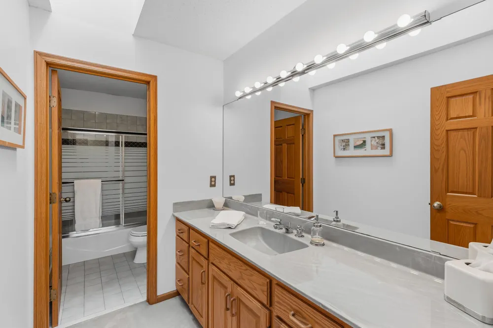 655 Evergreen Circle Shoreview, MN 55126