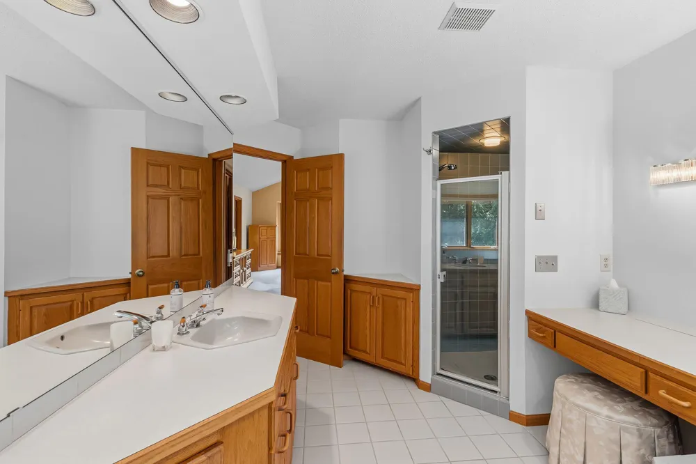 655 Evergreen Circle Shoreview, MN 55126