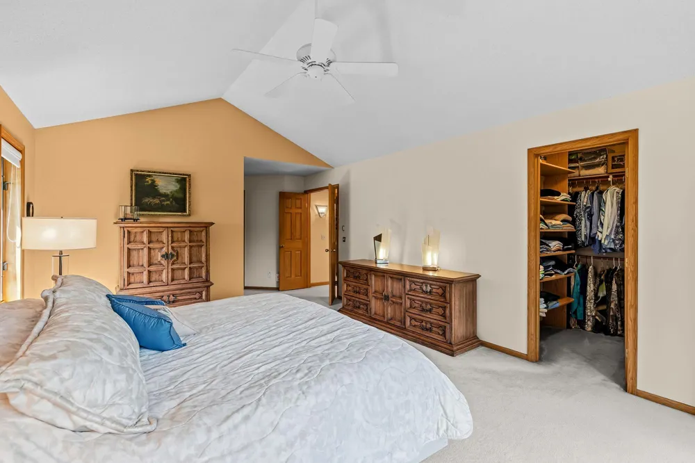 655 Evergreen Circle Shoreview, MN 55126