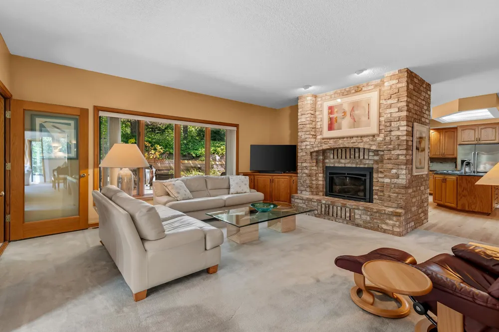 655 Evergreen Circle Shoreview, MN 55126
