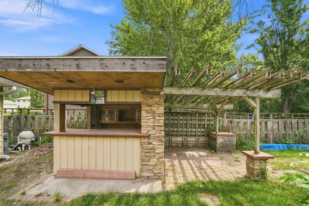 2527 Interlachen Drive Stillwater, MN 55082