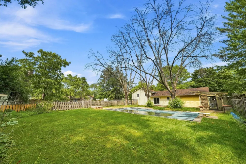 2527 Interlachen Drive Stillwater, MN 55082