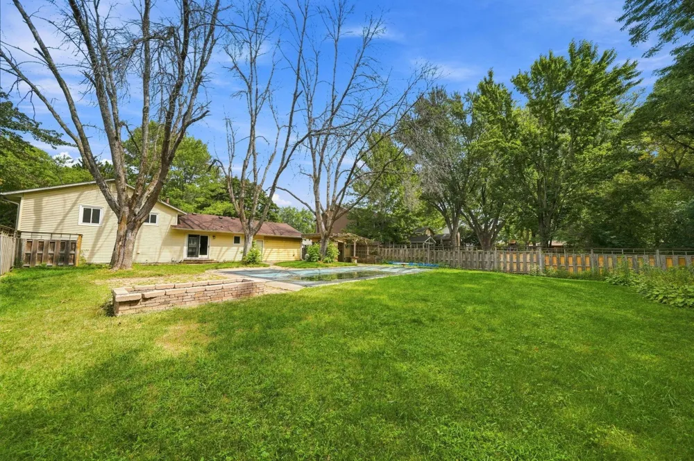 2527 Interlachen Drive Stillwater, MN 55082