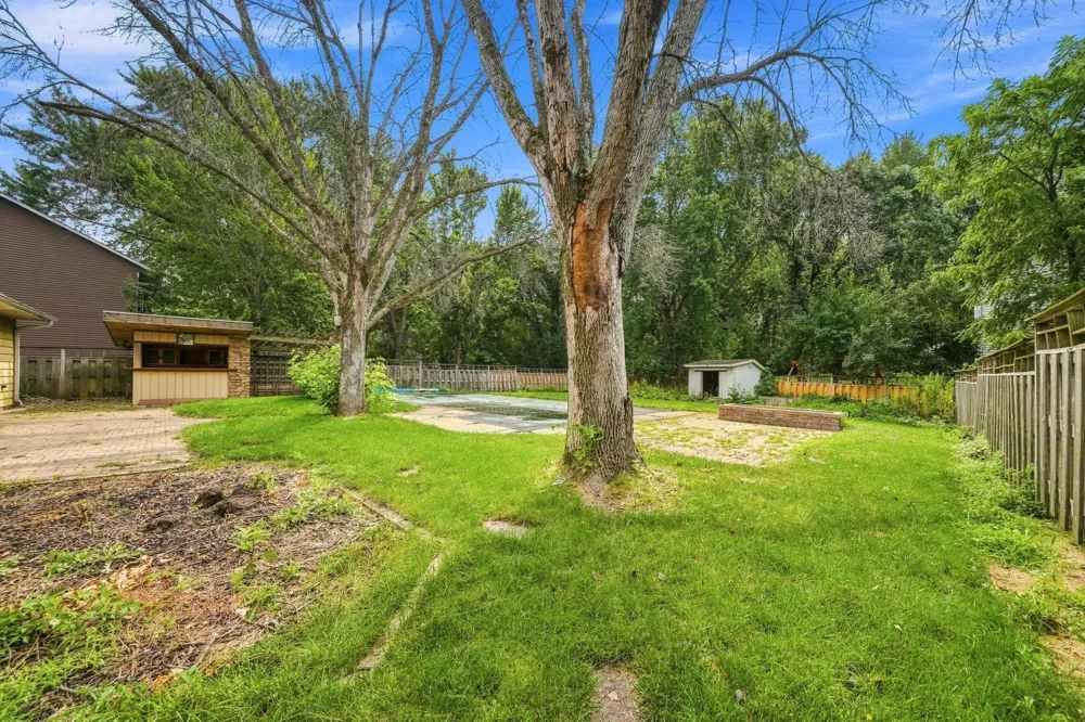 2527 Interlachen Drive Stillwater, MN 55082