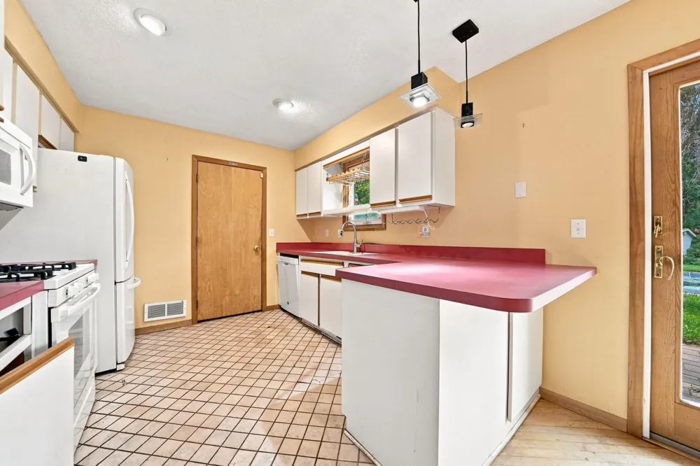 2527 Interlachen Drive Stillwater, MN 55082