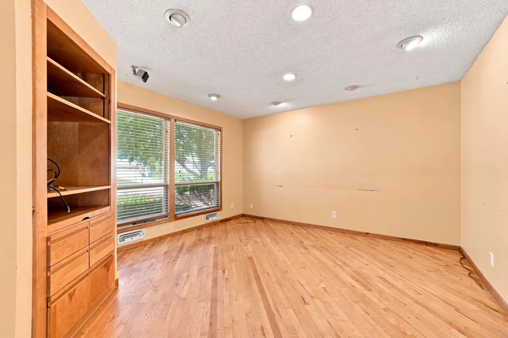 2527 Interlachen Drive Stillwater, MN 55082