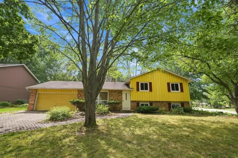 2527 Interlachen Drive