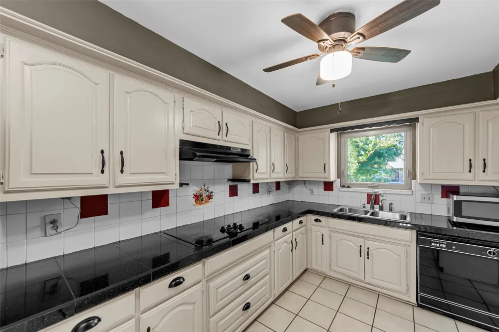 1116 Windsong Trail Richardson, TX 75081
