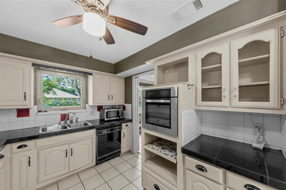 1116 Windsong Trail Richardson, TX 75081