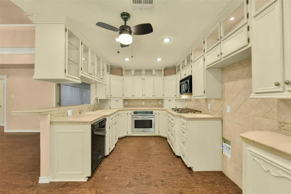513 S Crockett Street Deer Park, TX 77536