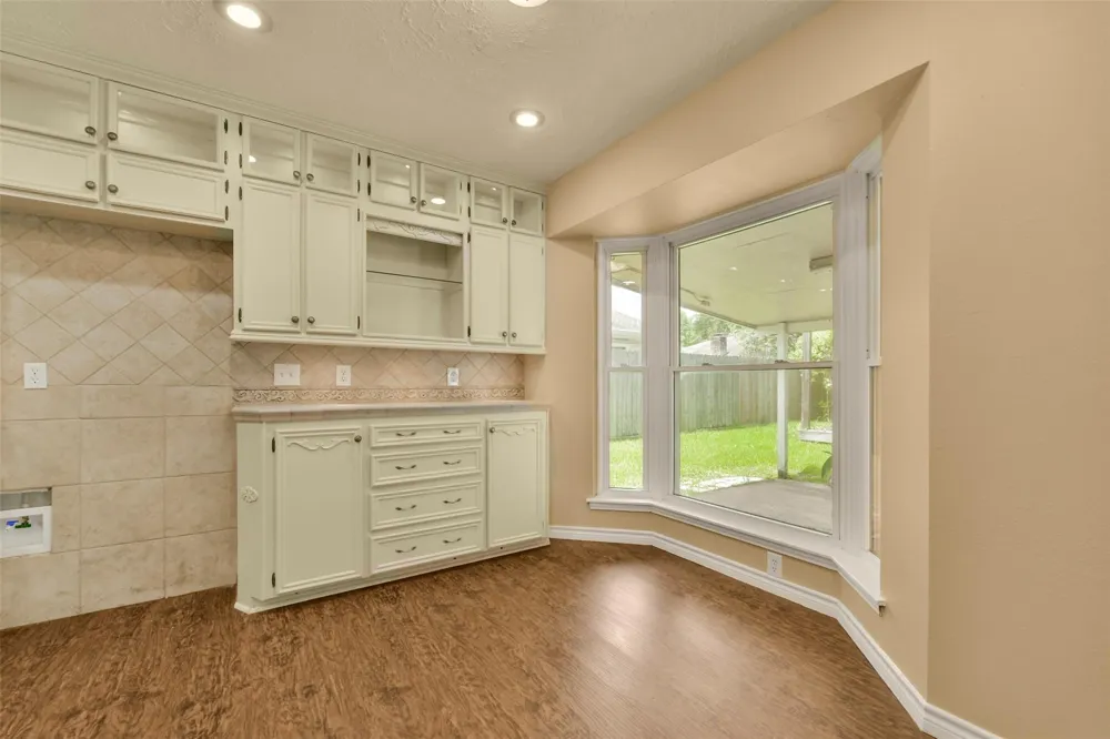 513 S Crockett Street Deer Park, TX 77536
