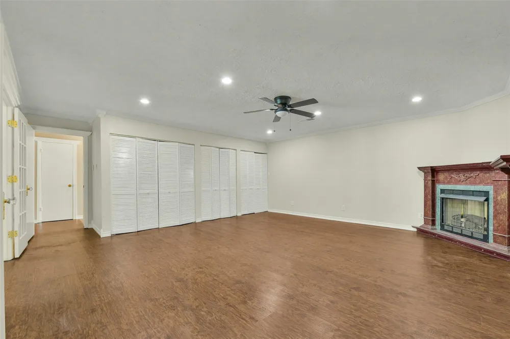 513 S Crockett Street Deer Park, TX 77536