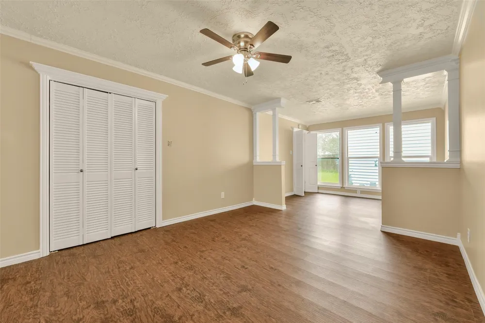 513 S Crockett Street Deer Park, TX 77536