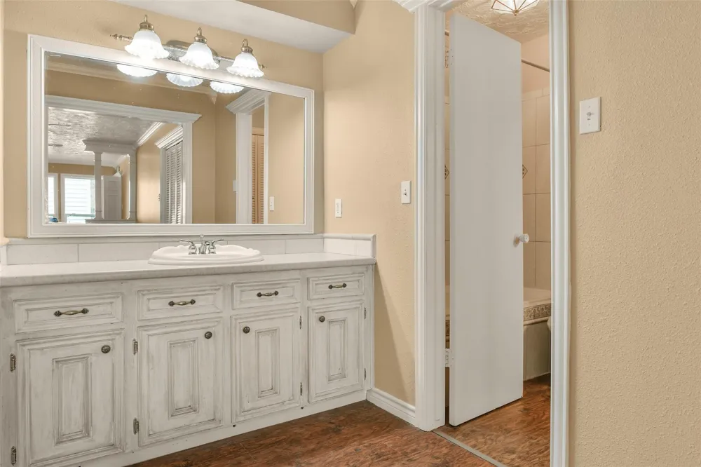 513 S Crockett Street Deer Park, TX 77536