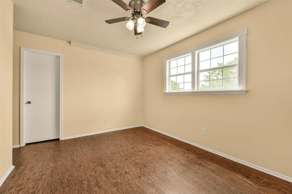 513 S Crockett Street Deer Park, TX 77536