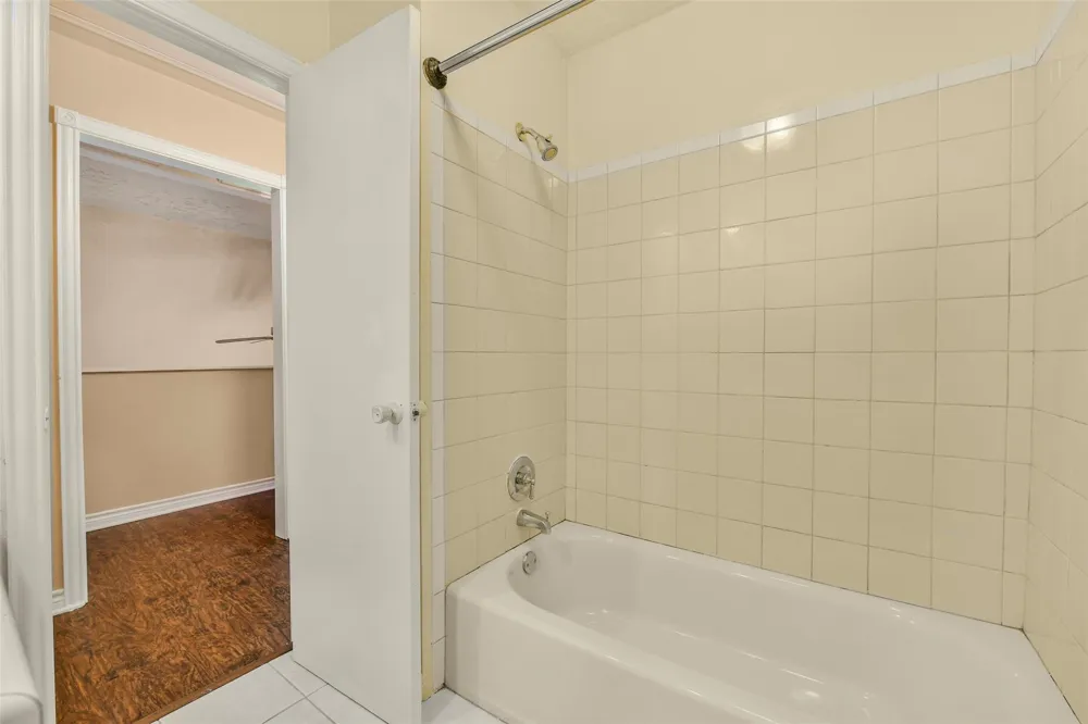 513 S Crockett Street Deer Park, TX 77536