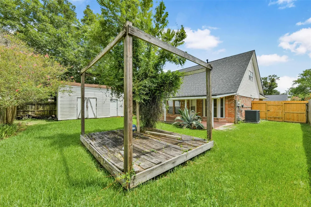 513 S Crockett Street Deer Park, TX 77536