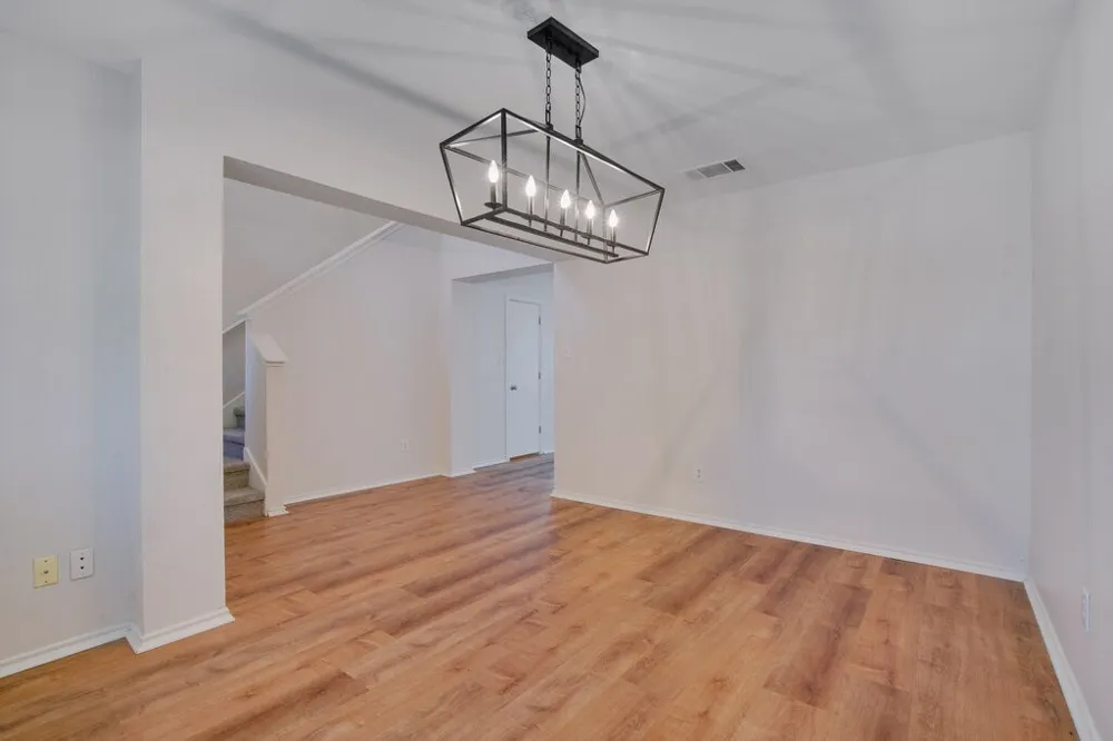 2005 Whistling Way Taylor, TX 76574