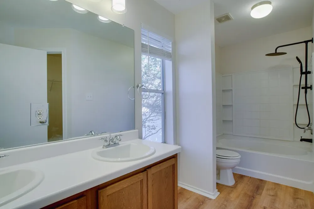 2005 Whistling Way Taylor, TX 76574