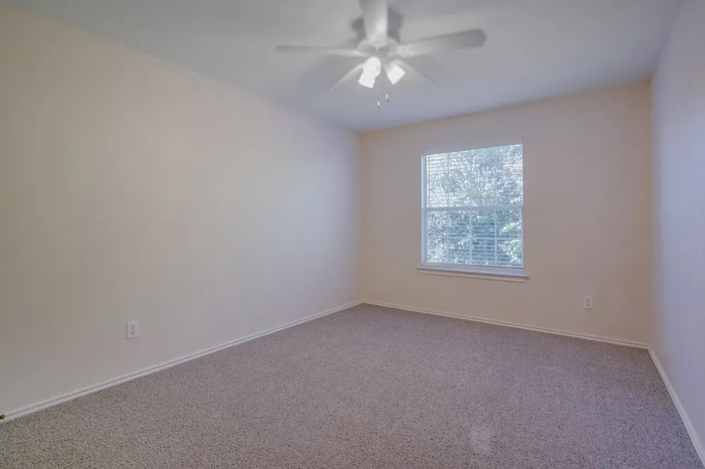 2005 Whistling Way Taylor, TX 76574