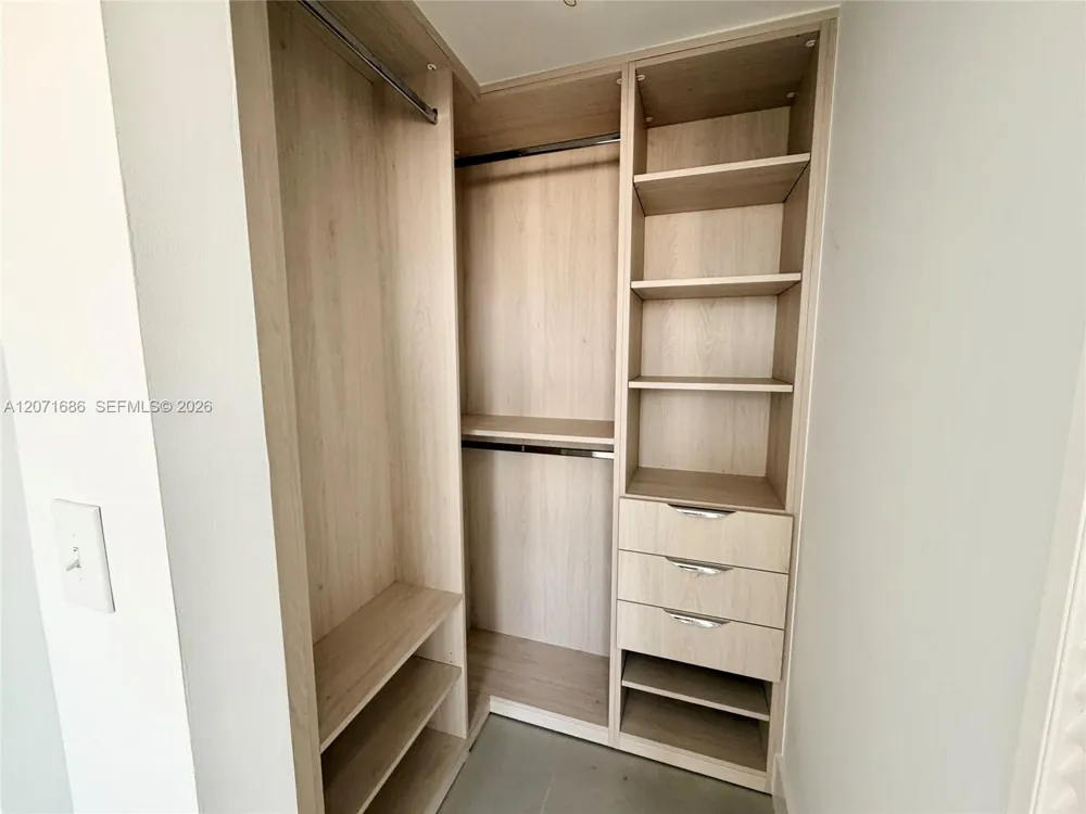 244 Biscayne Blvd #3903 Miami, FL 33132