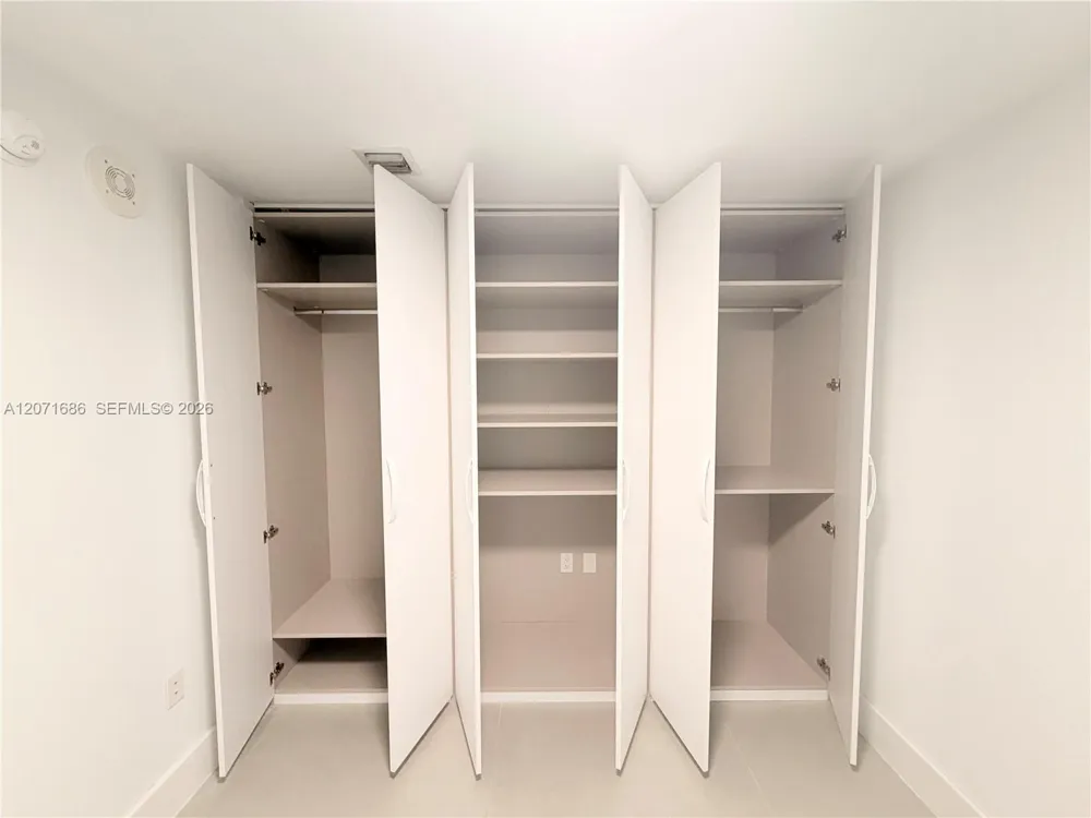244 Biscayne Blvd #3903 Miami, FL 33132