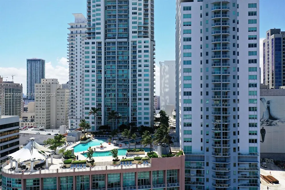 244 Biscayne Blvd #3903 Miami, FL 33132