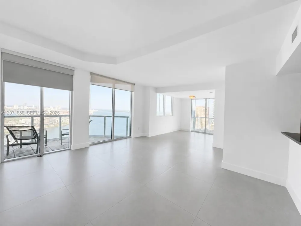 244 Biscayne Blvd #3903 Miami, FL 33132