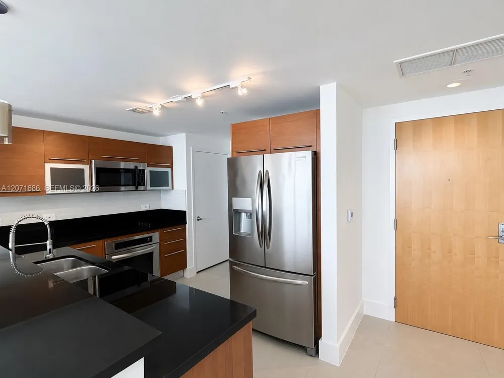 244 Biscayne Blvd #3903 Miami, FL 33132