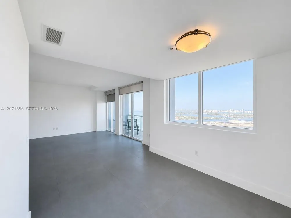 244 Biscayne Blvd #3903 Miami, FL 33132