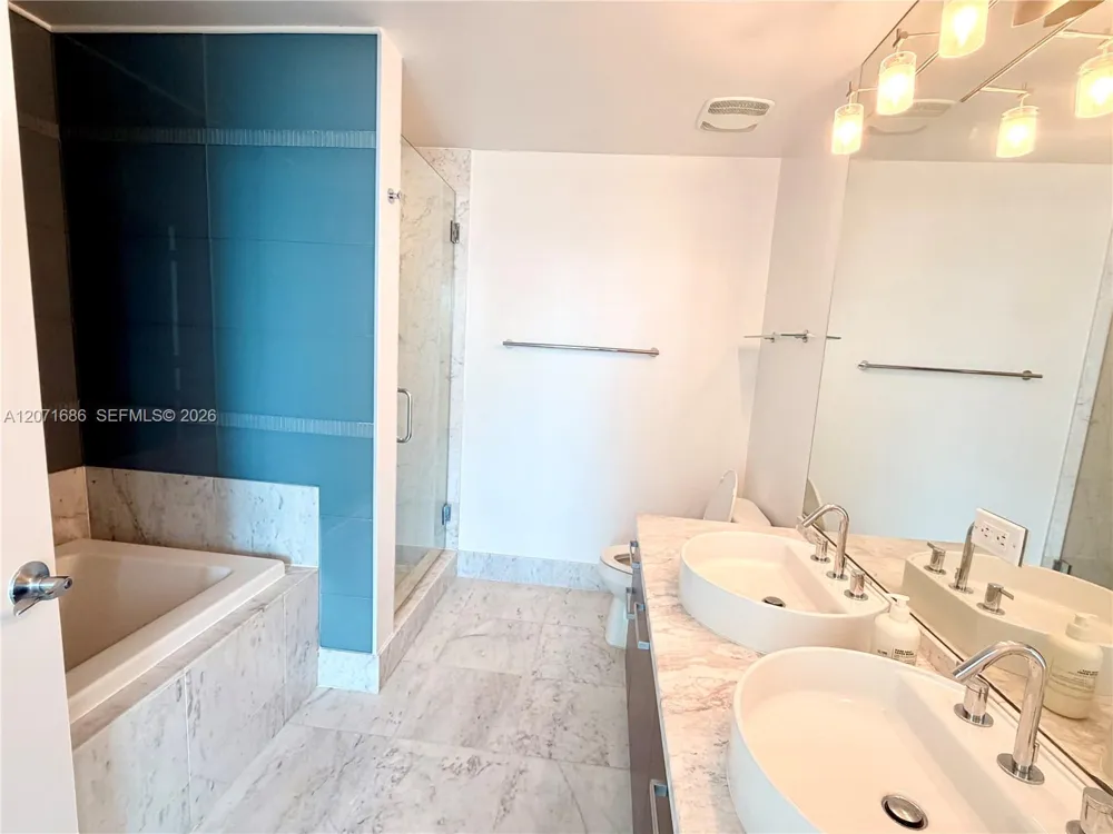 244 Biscayne Blvd #3903 Miami, FL 33132