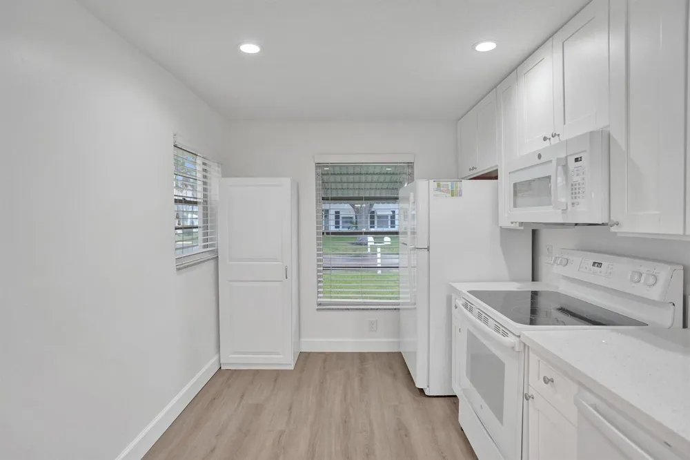 1050 NW 87TH AVENUE #B141 Plantation, FL 33322
