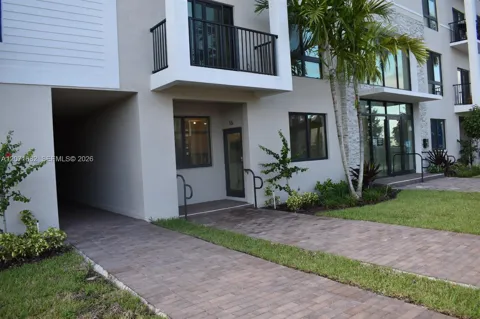 4640 NW 84 #16