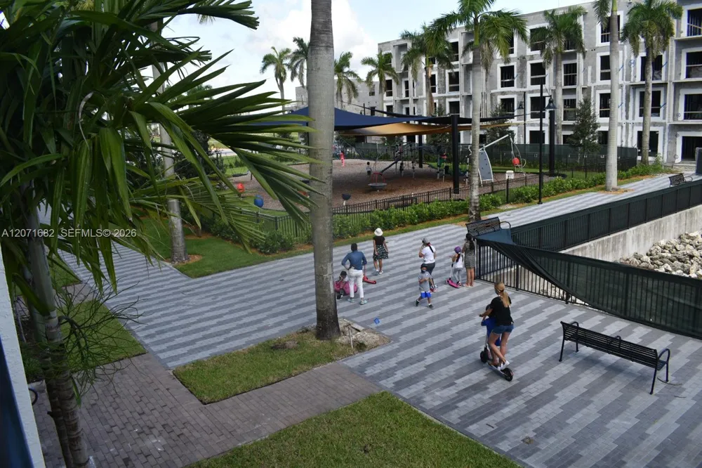 4640 NW 84 #16 Doral, FL 33166