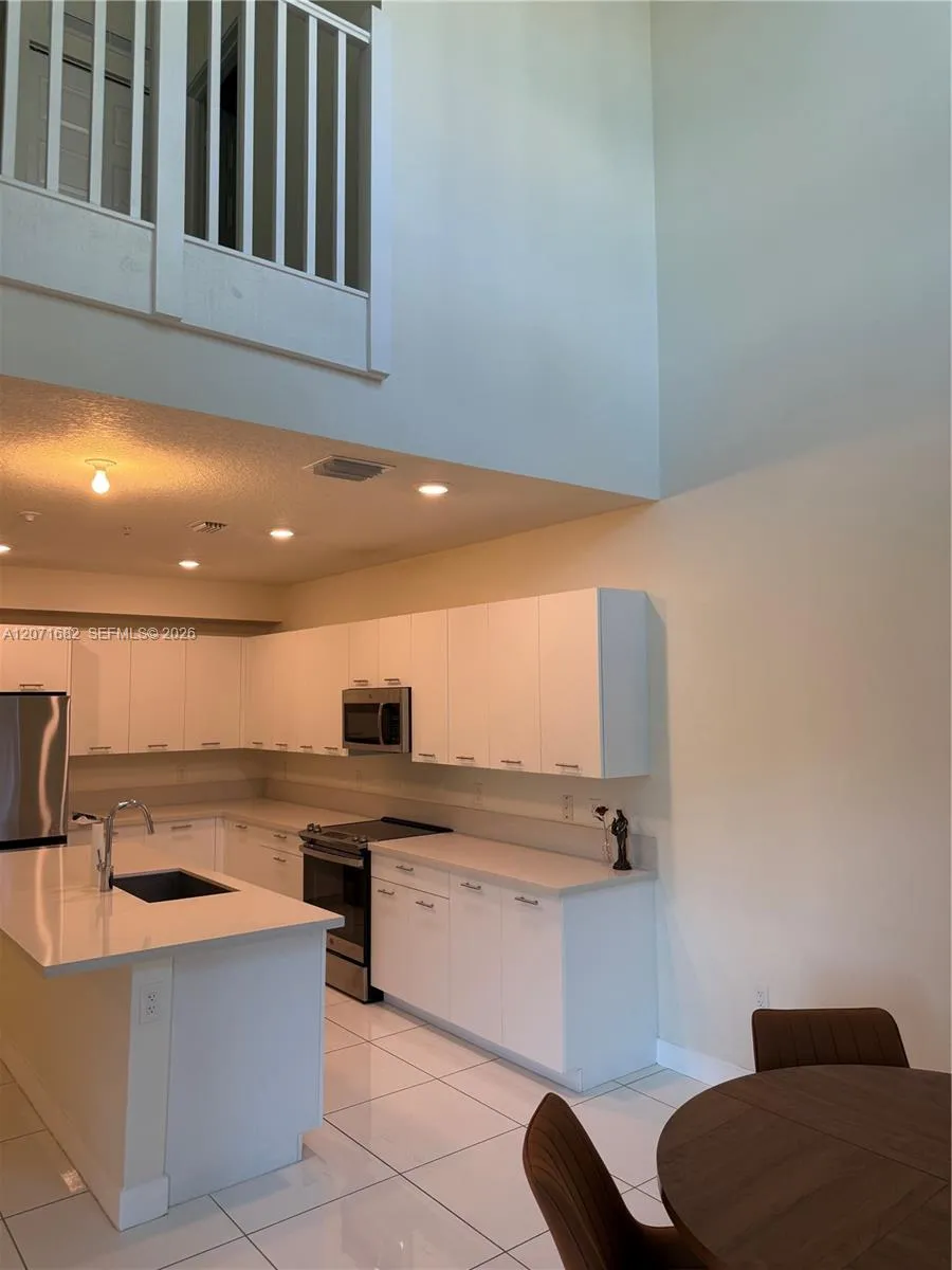 4640 NW 84 #16 Doral, FL 33166