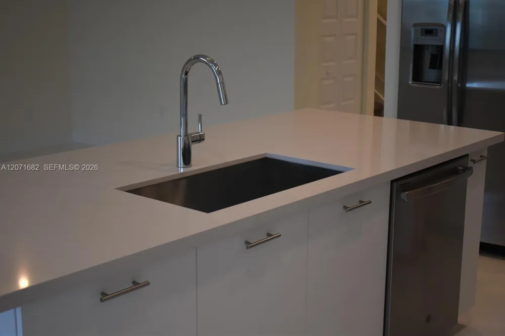4640 NW 84 #16 Doral, FL 33166