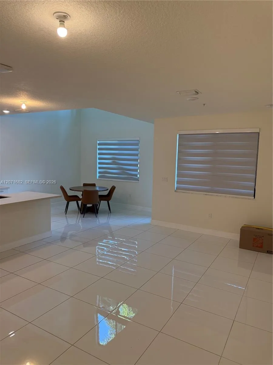 4640 NW 84 #16 Doral, FL 33166