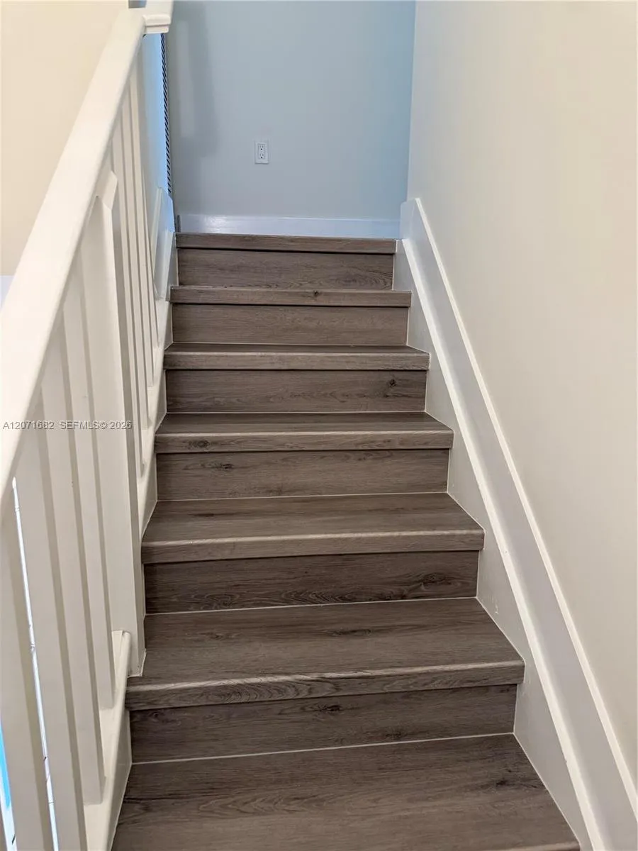 4640 NW 84 #16 Doral, FL 33166