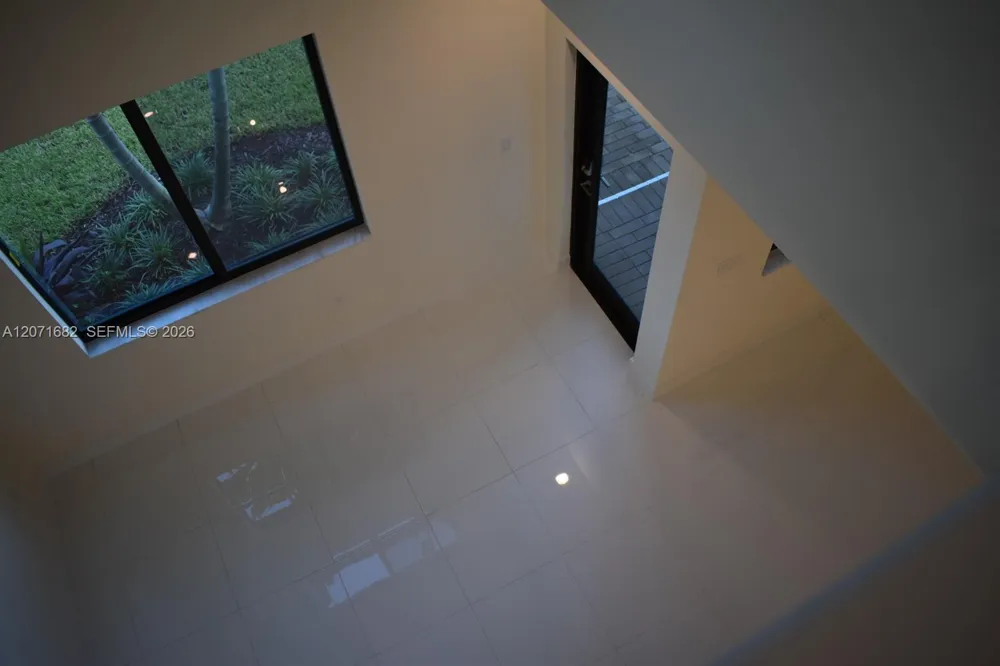 4640 NW 84 #16 Doral, FL 33166