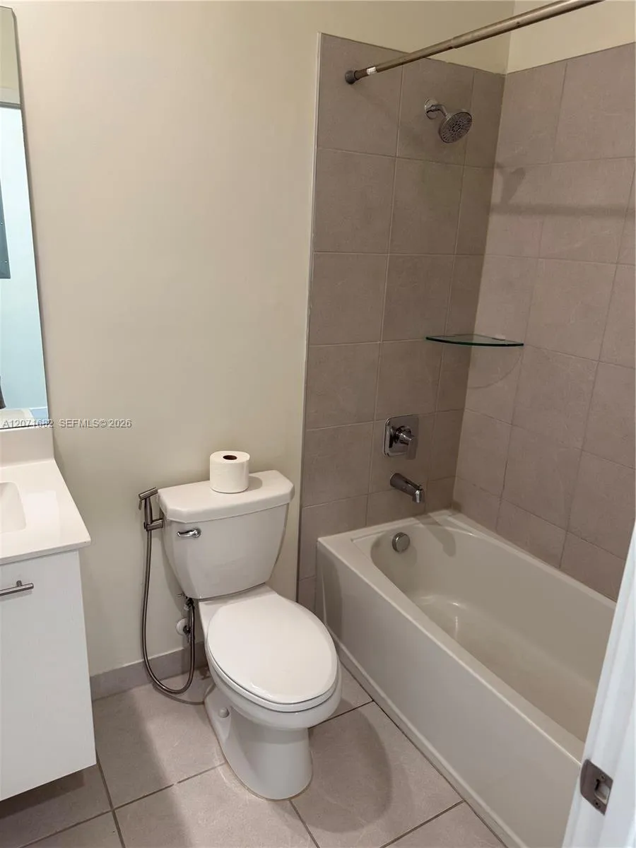 4640 NW 84 #16 Doral, FL 33166