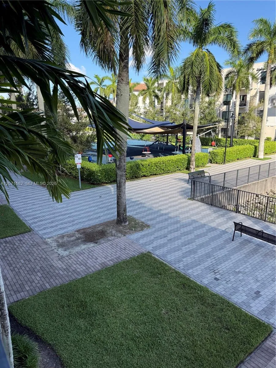 4640 NW 84 #16 Doral, FL 33166