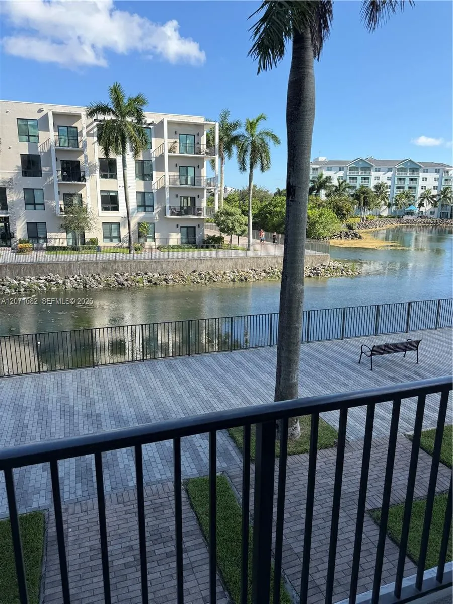 4640 NW 84 #16 Doral, FL 33166