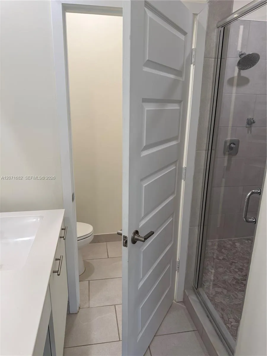 4640 NW 84 #16 Doral, FL 33166