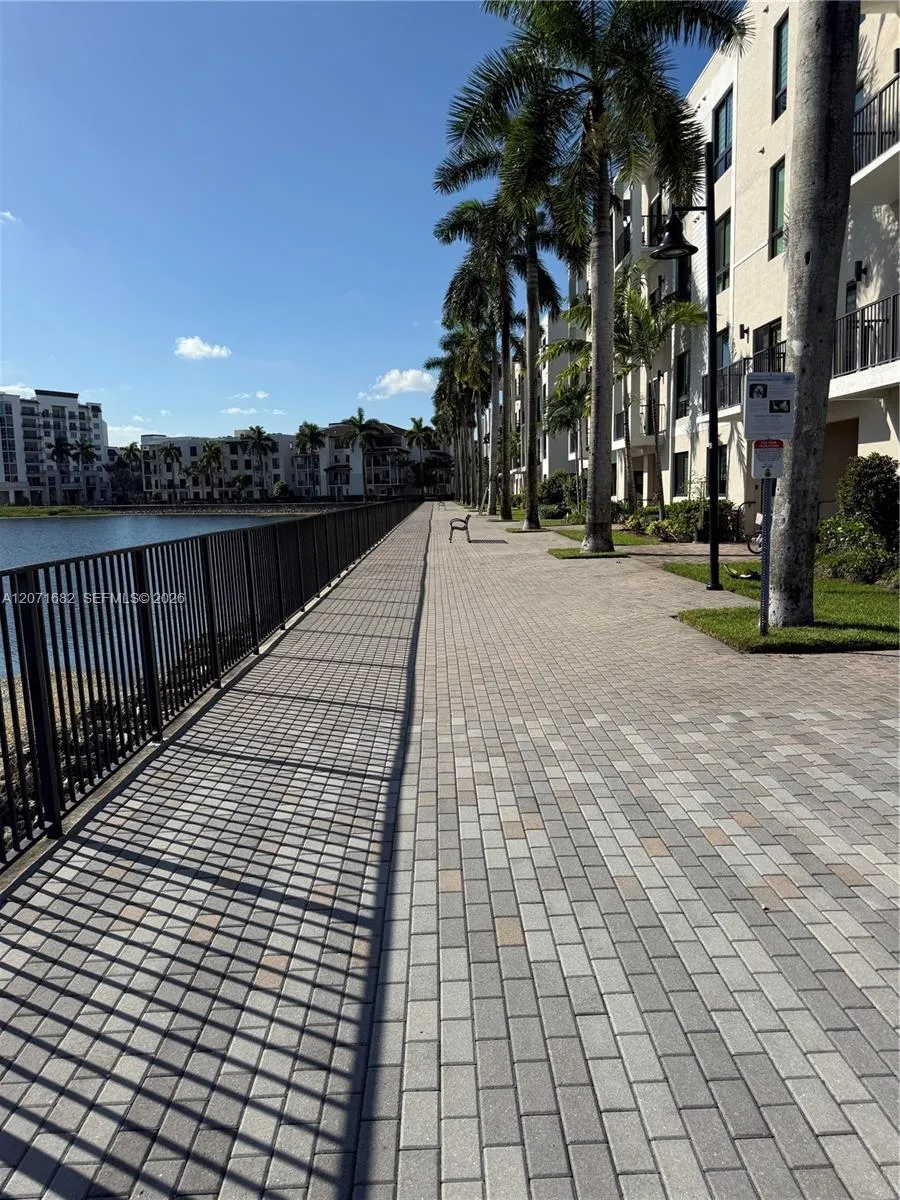 4640 NW 84 #16 Doral, FL 33166