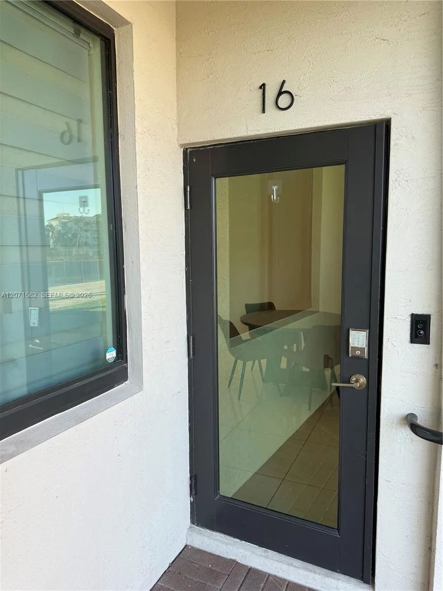4640 NW 84 #16 Doral, FL 33166