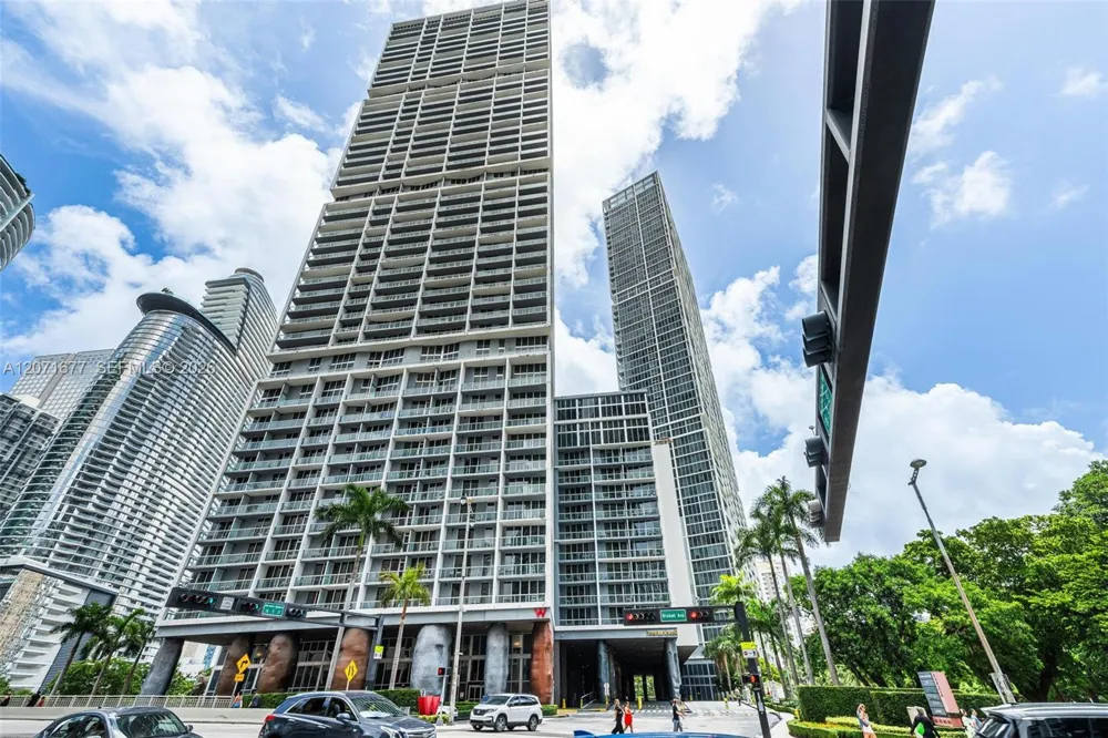 475 Brickell Ave #3811 Miami, FL 33131