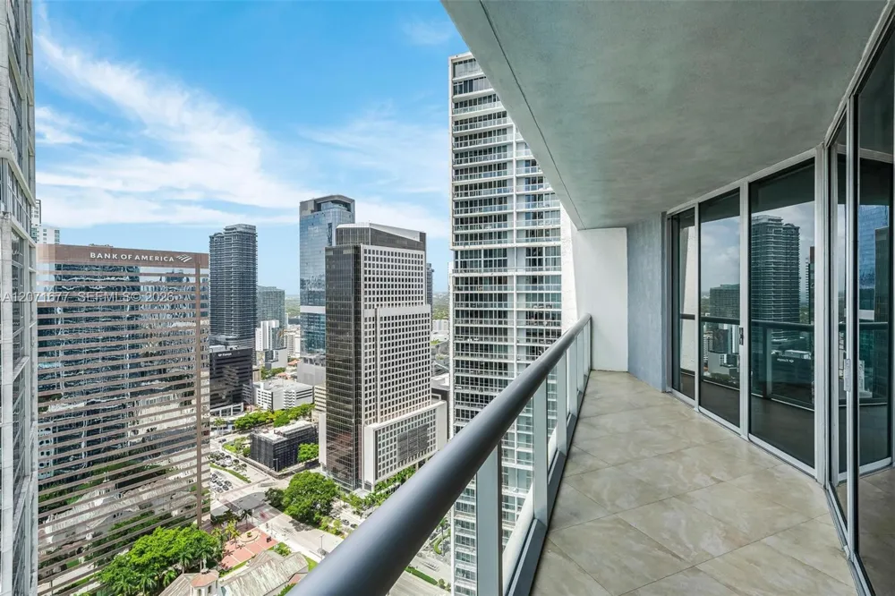 475 Brickell Ave #3811 Miami, FL 33131
